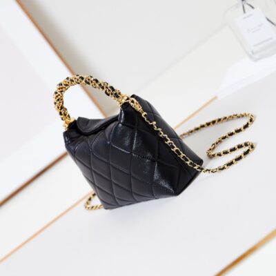20240917_i1726552708_7552_3_jpg_207f8649-0b41-427c-9d1c-bc6719d58daa HOBO BAG 18 IN BLACK SOFT LAMBSKIN GOLD CHAIN