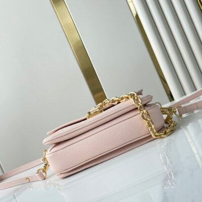 POCHETTE MÉTIS EAST WEST 21 IN PINK OPALE MONOGRAM ECLIPSE CANVAS GOLD BUCKLE
