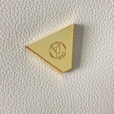 SOFT TWIST 27 IN WHITE CALFSKIN GOLD LOGO