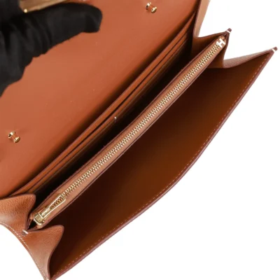Hermès Constance Go Epsom Geldbörse in Gold mit goldfarbenen Metallbeschlägen