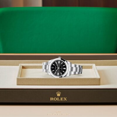 Rolex Oyster Perpetual M124300 0002 - Classic Luxury Men's Watch