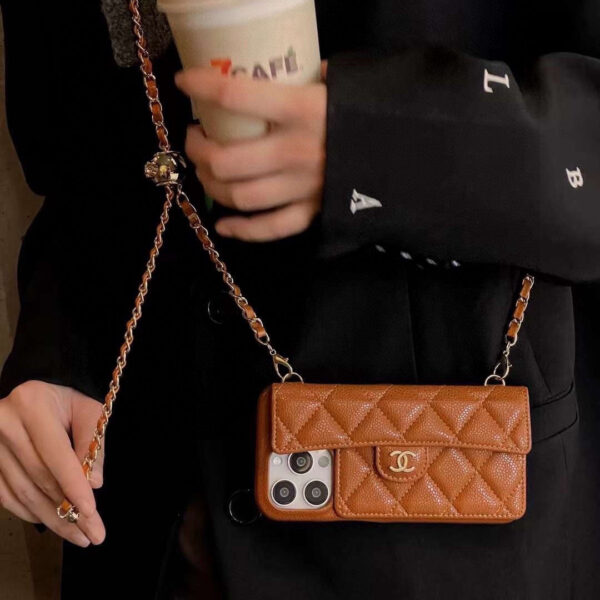 2656cde45379530d7daa0502200da028efc6f8f34d5f176ac86fdf30071e7272 Chanel Style Quilted Leather Flip Card Holder Phone Case With Gold Chain Crossbody Strap