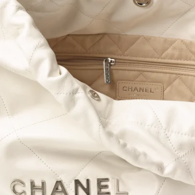 CHANEL 22 SMALL HANDBAG