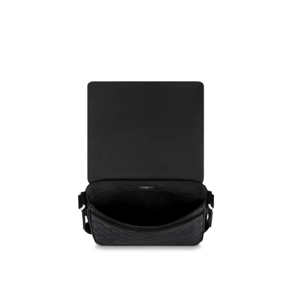 2f0b6f2a1dc34a1fac9ef932ba19af44 Louis Vuitton District PM N42711