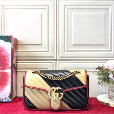 حقيبة كتف نسائية غوتشي GG Marmont Twisted شعار إبزيم Trimming Cream Diagonal Patchwork Chic Golden Chian من الجلد باللون الأسود والأحمر