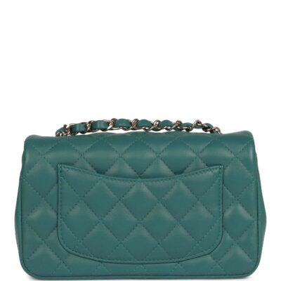 حقيبة صغيرة Chanel Rectangular بغطاء أخضر جلد خروف فاتح إكسسوارات معدنية ذهبية
