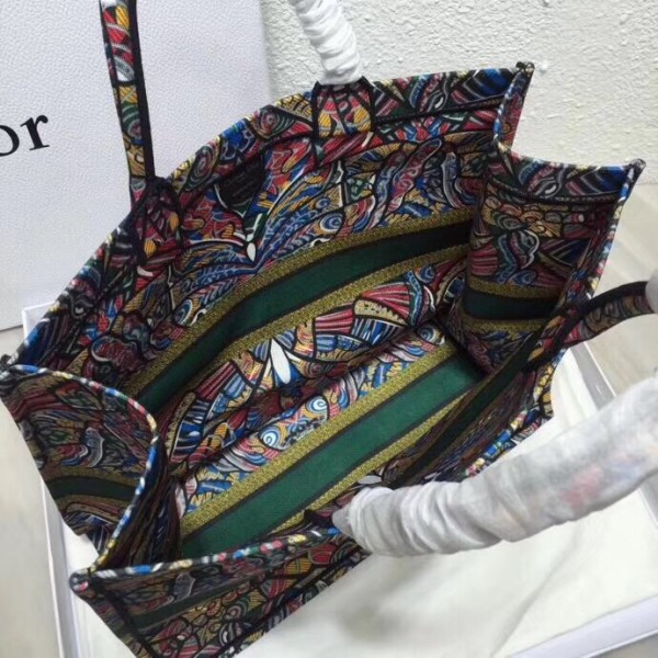 3a5b52083539dd668a6cf48f0ebef04d Dior Book Tote Bg In Butterfly Multicolor Canvas