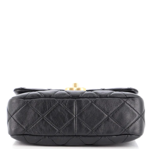 CHANEL Lacquered Metal CC Flap gesteppt Small Tasche aus Lammleder