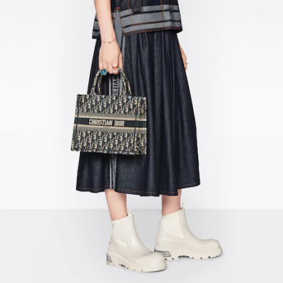 422bbb4f0f8320447305185ebef3e596 SMALL DIOR BOOK TOTE