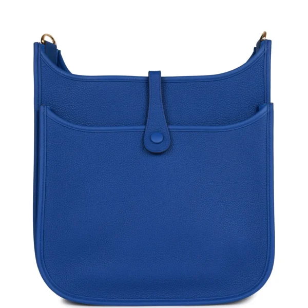 45b2db5d4c8c242a30aea58710a97ee8 حقيبة هيرميس Evelyne III PM Royal Maurice باللون الأزرق مع إكسسوارات معدنية ذهبية