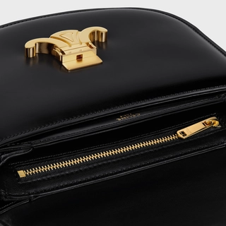 47ba42483c85f84b3266cd380b0a5bc2 TEEN CHAIN BESACE TRIOMPHE IN SHINY CALFSKIN BLACK
