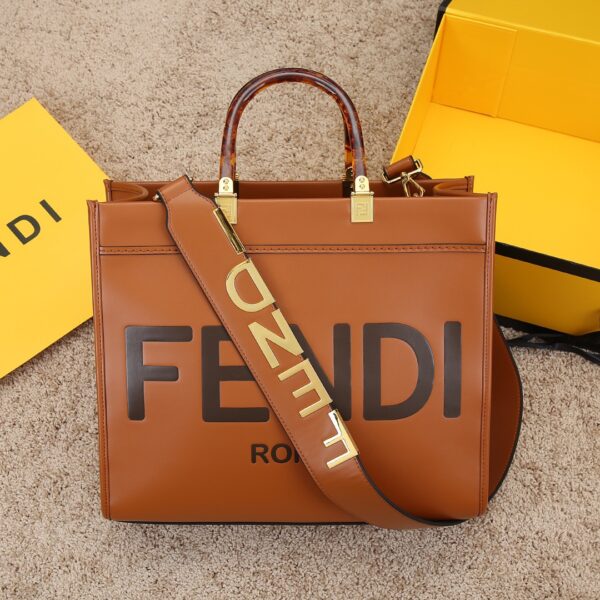 Túi Fendi Sunshine Medium Light leather shopper