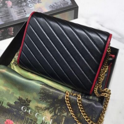 حقيبة كلاتش غوتشي GG Marmont Diagonal Matelasse Trimming Brass شعار Garniture Lady من الجلد باللون الأسود والأحمر مبطنة بسلسلة بتصميم كلاسيكي