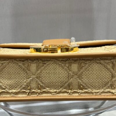 4d3c286c7ca0c678b1af8c4740d35cd9 Dior 30 Montaigne Bag Cream