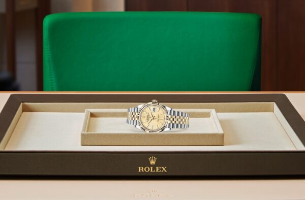 Discover the Rolex Datejust-M126233 0039: Superior Quality and Craftsmanship Made in Switzerland
