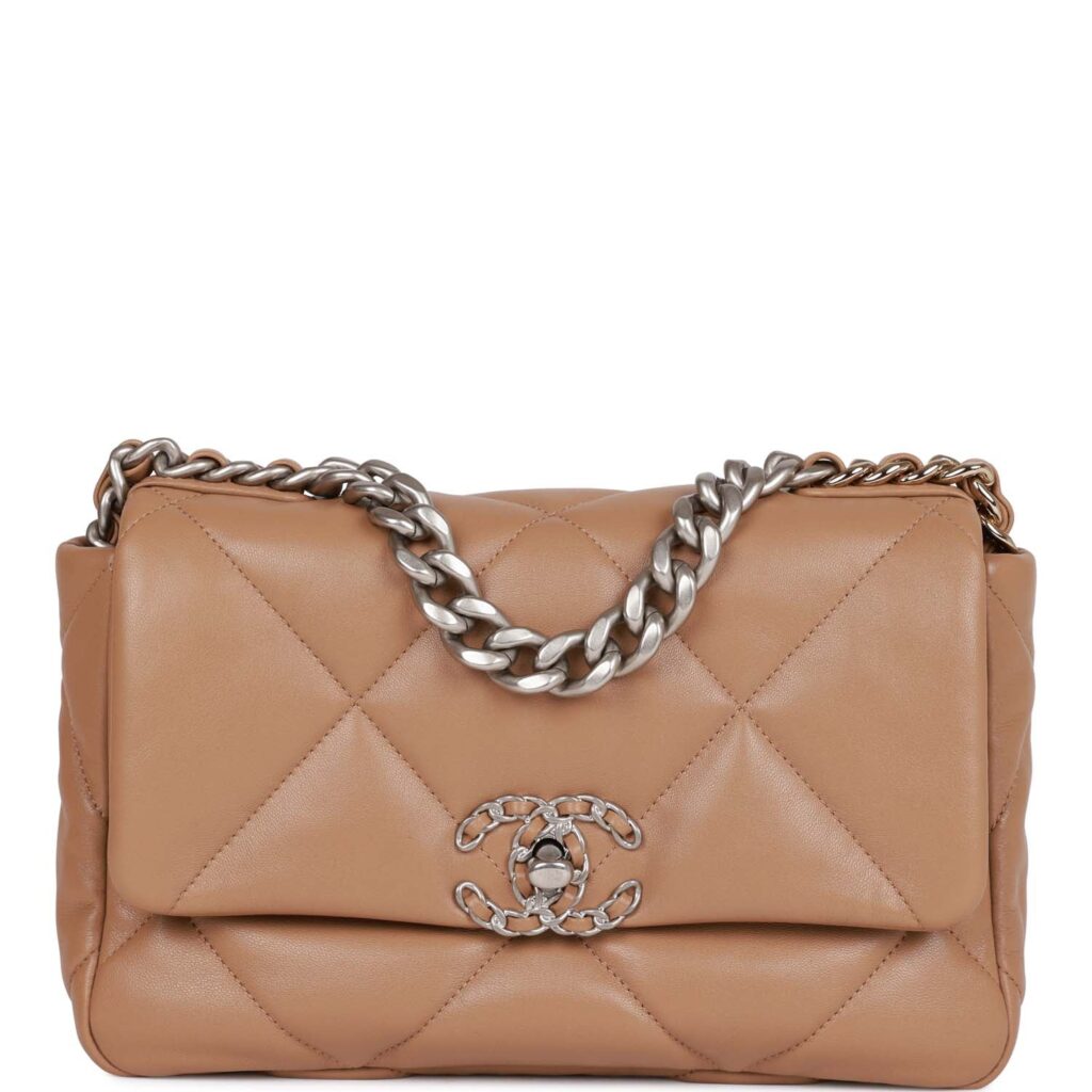 sac à rabat CHANEL format moyen 19 beige cuir de veau Mixed finitions métalliques
