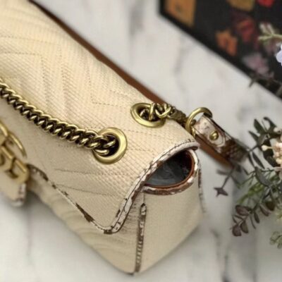 5a61837164c388a197fc2e6a9abec5e6 حقيبة كتف نسائية غوتشي GG Marmont Raffia Snakeskin Trimming Brass شعار Spring إغلاق حلقة كتف بحزام باللون البيج