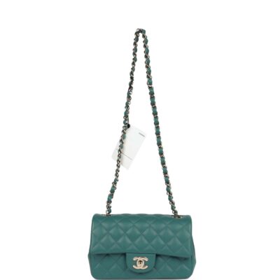حقيبة صغيرة Chanel Rectangular بغطاء أخضر جلد خروف فاتح إكسسوارات معدنية ذهبية