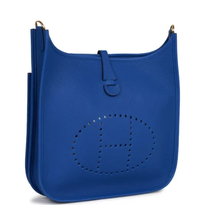 6367686a7bef17d63cc77c2f98c0159b حقيبة هيرميس Evelyne III PM Royal Maurice باللون الأزرق مع إكسسوارات معدنية ذهبية