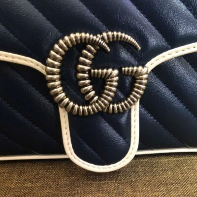حقيبة نسائية غوتشي GG Marmont Diagonal Line Trimming Chian كتف بحزام Hot Selling بغطاء صغيرة من الجلد باللون الأزرق الداكن والأبيض والذهبي مبطنة