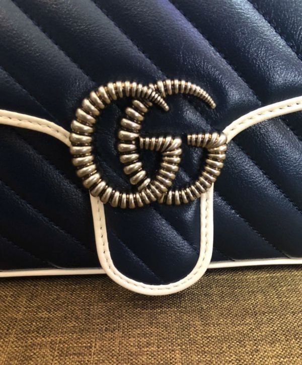 حقيبة نسائية غوتشي GG Marmont Diagonal Line Trimming Chian كتف بحزام Hot Selling بغطاء صغيرة من الجلد باللون الأزرق الداكن والأبيض والذهبي مبطنة
