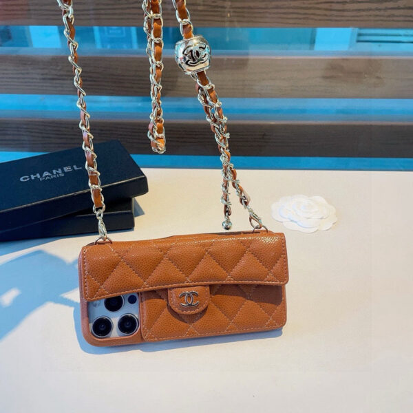 69c24ea8171c8856a5fa42b38f23a77525bc4f870eeadbe8cabb52cfea4251ca Chanel Style Quilted Leather Flip Card Holder Phone Case With Gold Chain Crossbody Strap