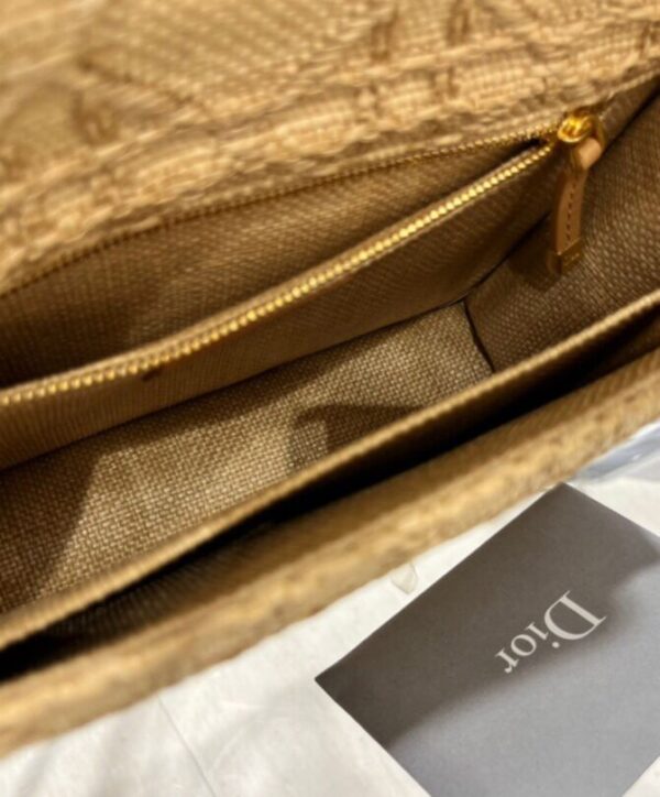 6de678be238d24520ee93ed05a8f6433 Dior 30 Montaigne Bag Cream