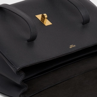 MEDIUM SOFT 16 BAG IN SUPPLE GRAINED CALFSKIN BLACK