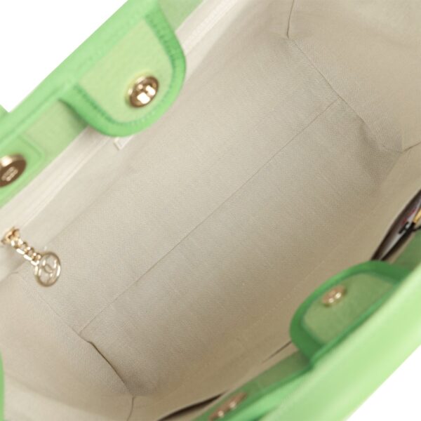 7394e4aa42f7f897b9acfc4d80a6ff37 حقيبة شانيل Deauville Shopping Boucle Light صغيرة باللون الأخضر مع إكسسوارات معدنية ذهبية