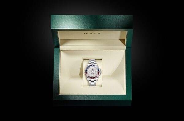 77d7f4eb8e10c166572fcba21649c72f ROLEX GMT-MASTER II-M126719blro 0002