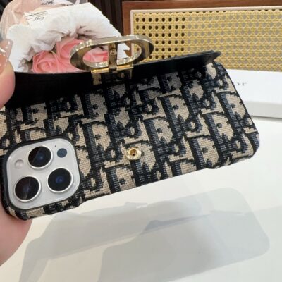 79d5f819db2bf9a5e8f93c51e99a6d5077f5979be381d43c4c53f92beef664ed Dior Montaigne 30 Monogram Card Holder Phone Case