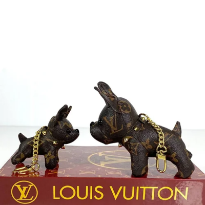 路易威登 Dog Charm Keychain Add WhatsApp claim your freebies 包
