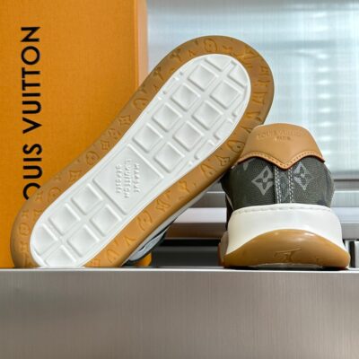 8_HDSavePhotos_b2a67994-70fb-46a5-bc2e-82b5e505d318 LV Tilted Sneaker 1AJCWC
