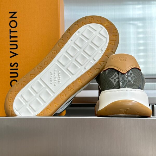 8_HDSavePhotos_b2a67994-70fb-46a5-bc2e-82b5e505d318 LV Tilted Sneaker 1AJCWC