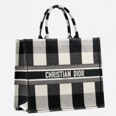 8ff3de49f14041dd2e1a3850c394c2b4 حقيبة حمل Dior Book Checkered كانفاس