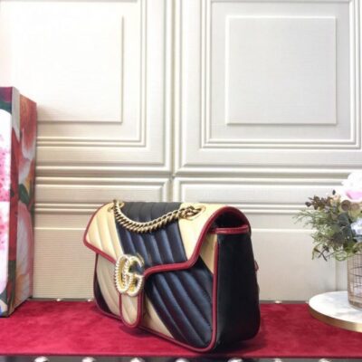 حقيبة كتف نسائية غوتشي GG Marmont Twisted شعار إبزيم Trimming Cream Diagonal Patchwork Chic Golden Chian من الجلد باللون الأسود والأحمر