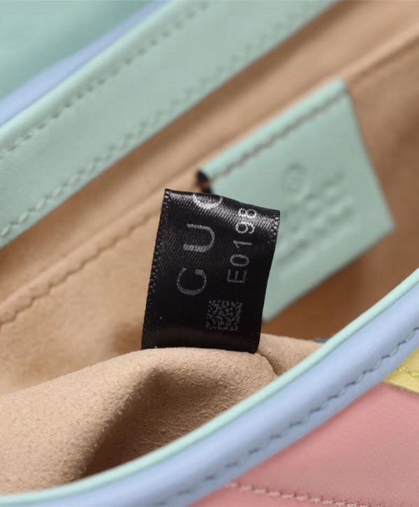 古驰 GG Marmont Colorful Matelasse 标识搭扣顶部 Sale 链条 Crossbody Online 银色迷你女士单肩包