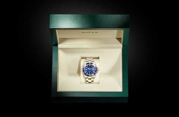 Rolex Submariner-M126618lb 0002