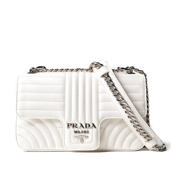 حقيبة متوسطة Prada Diagramme بلون أبيض