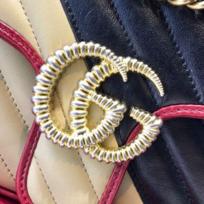 حقيبة كتف نسائية غوتشي GG Marmont Twisted شعار إبزيم Trimming Cream Diagonal Patchwork Chic Golden Chian من الجلد باللون الأسود والأحمر