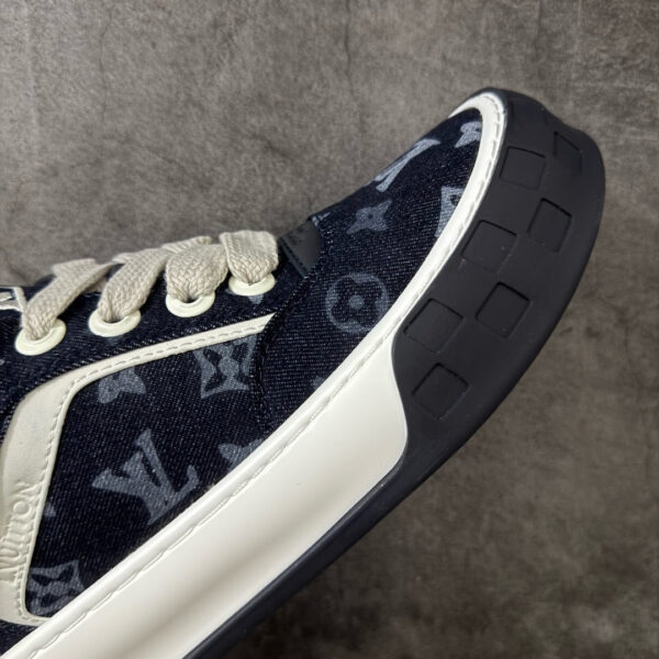 IMG_0412 LV Tilted Sneaker 1AK8CA