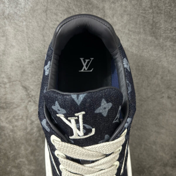 IMG_0414 LV Tilted Sneaker 1AK8CA