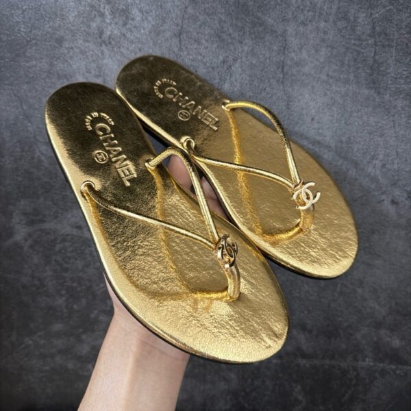 IMG_1101 Chanel Thongs in Crackled Laminated Calfskin