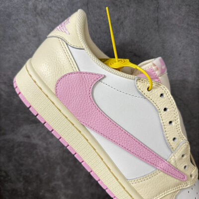 IMG_2271 Jordan 1 Low Travis Scott Shy Pink IQ7604-100