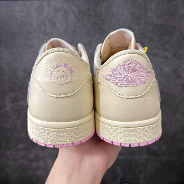 IMG_2273 Jordan 1 Low Travis Scott Shy Pink IQ7604-100