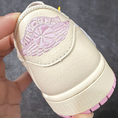 IMG_2275 Jordan 1 Low Travis Scott Shy Pink IQ7604-100
