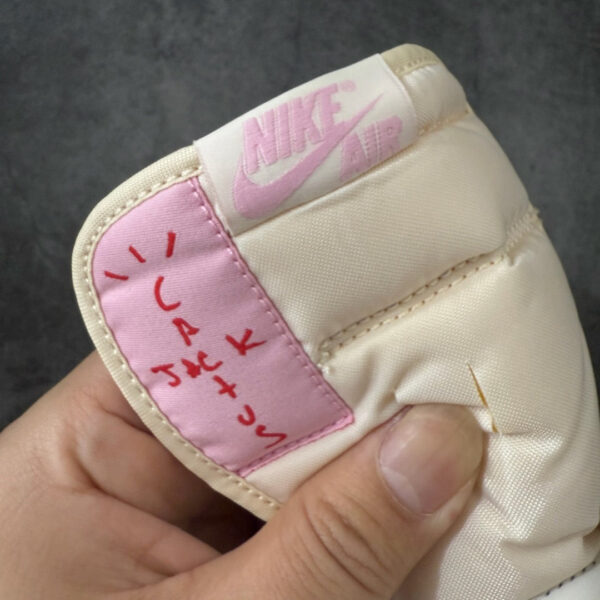 IMG_2279 Jordan 1 Low Travis Scott Shy Pink IQ7604-100