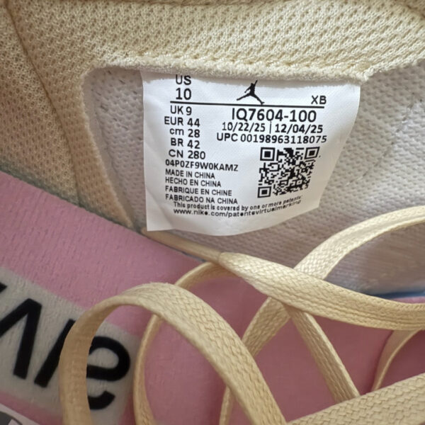 IMG_2281 Jordan 1 Low Travis Scott Shy Pink IQ7604-100