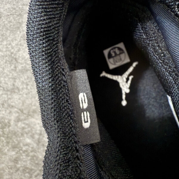 IMG_4191 Jordan 17 Low Black Patent IV7640-001