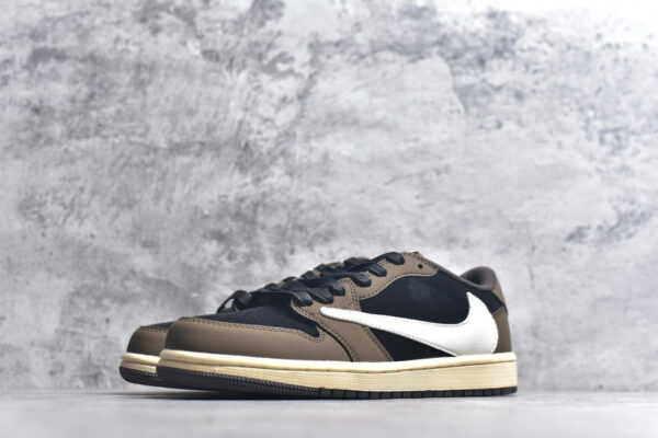 IMG_4404 Jordan 1 Low Travis Scott Mocha CQ4277-001